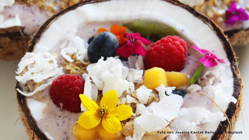 Kokos Smoothie Bowl